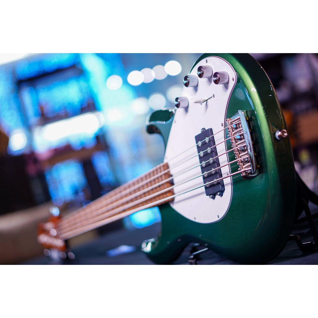 Ernie Ball Music Man StingRay Special 5 H - Charging Green F81832