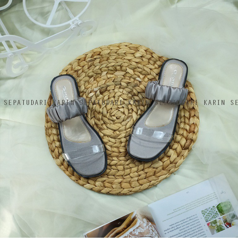 Sepatudari Karin Real Pic Sandal flat wanita Sandal Slop KR-SDF0045