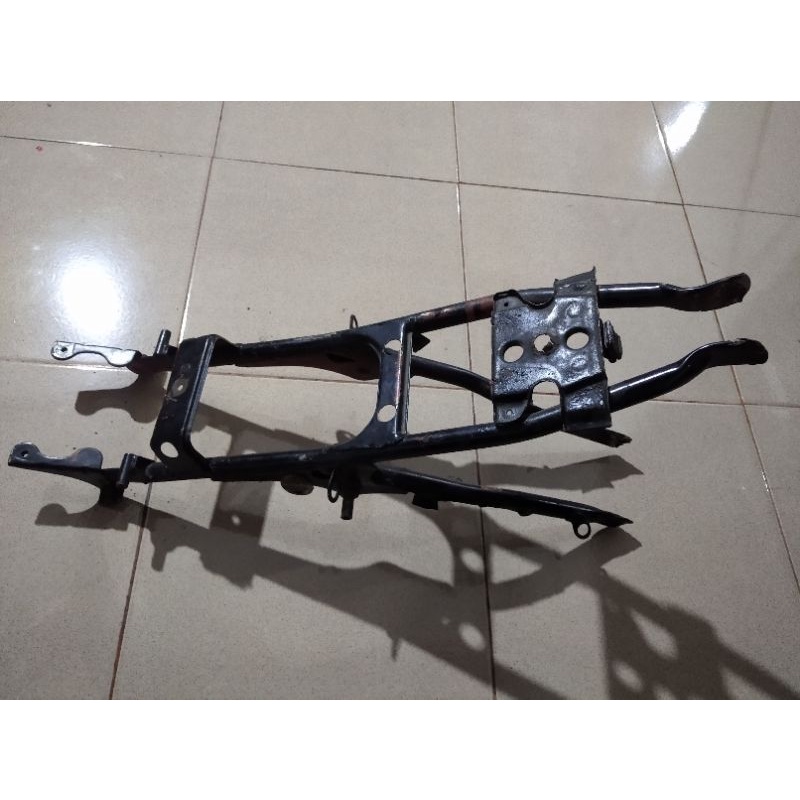 RANGKA BELAKANG SAMBUNGAN RANGKA HONDA GL PRO/MAX ORIGINAL BEKAS MOTOR