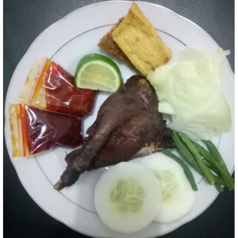 

bebek goreng kalasanpaha perpotong