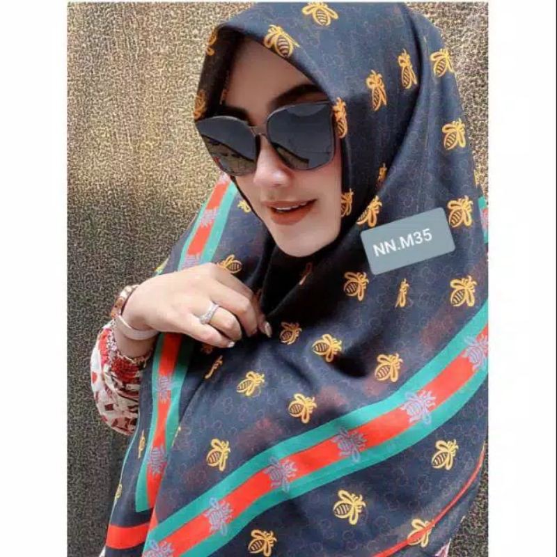 Hijab segi empat Denay