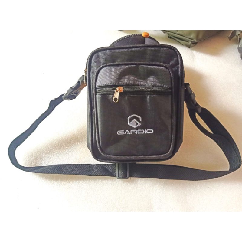 tas selempang kotak sporty untuk hp,dompet.