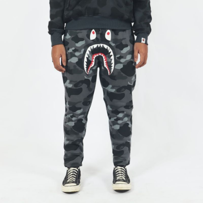 JOGGER PANTS BAPE SHARK CAMO  FULLPRINT AUTHENTIC FULLTAG &amp; LEBEL