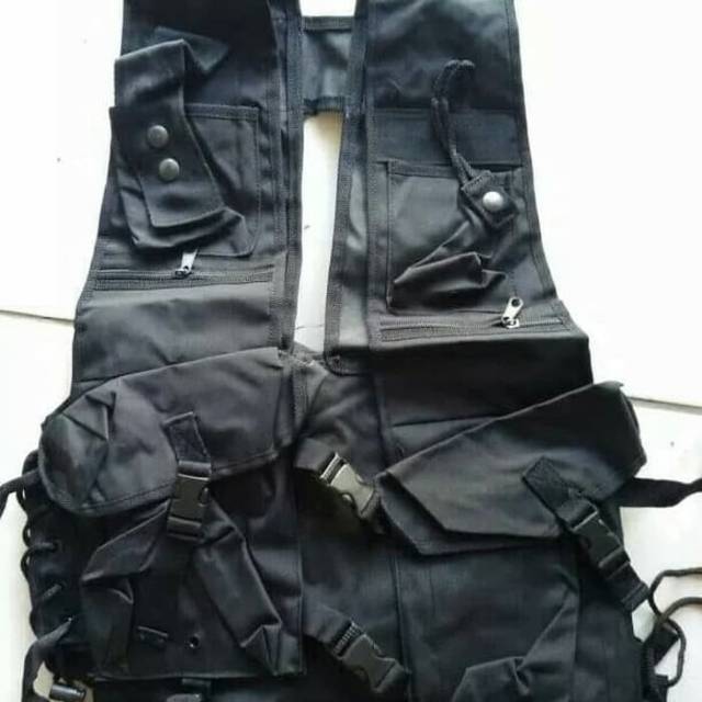 Rompi serbu/rompi tempur/jaket rompi tactical/magazen airsofgun outdoor/rompi army military