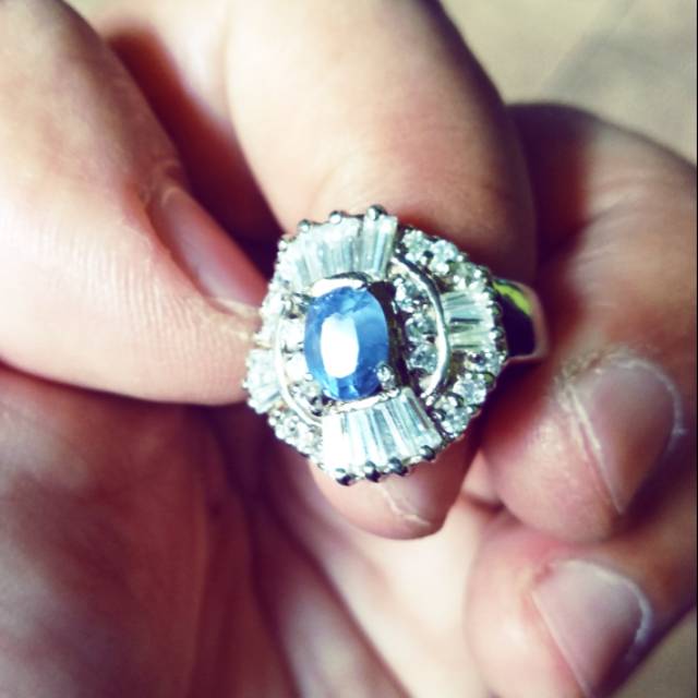 Light Blue Sapphire Ceylon/ Srilangka, Ring Silver Wanita