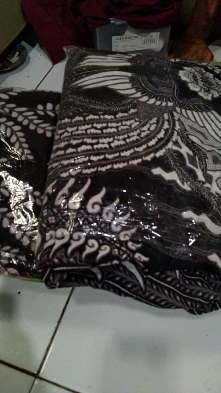 Latifa Batik Couple
