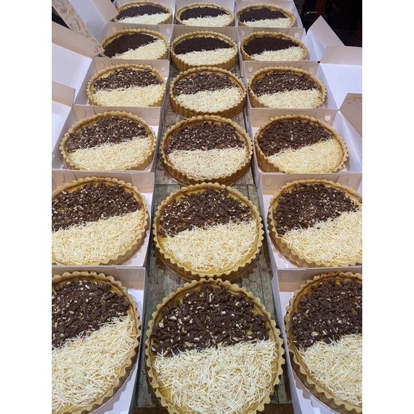 

Big Pie Susu Original topping silverqueen keju Mister Pie Hampers Makassar
