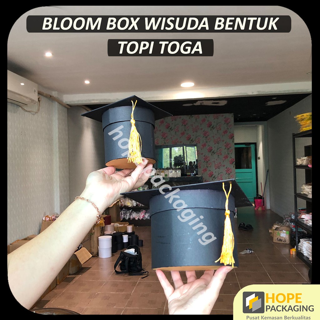 Bloom Box Topi Wisuda Round Box / Box Bunga / Box Bulat  / Graduation Kotak Bunga Bulat Toga Untuk Kelulusan