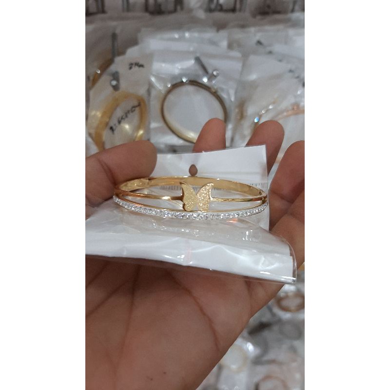 gelang titanium wanita kupu-kupu tunggal