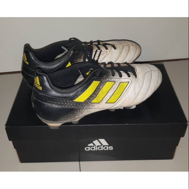 Adidas ACE 17.4 Classic Sepatu Bola Bekas Berkualitas