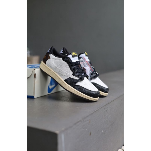 sepatu nke jordan 1 low x travis scott fragment x Lv