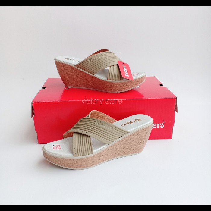 SANDAL WEDGES KICKERS / SANDAL WEDGES / SANDAL WEDGES KICKERS KREM - Krem, 40