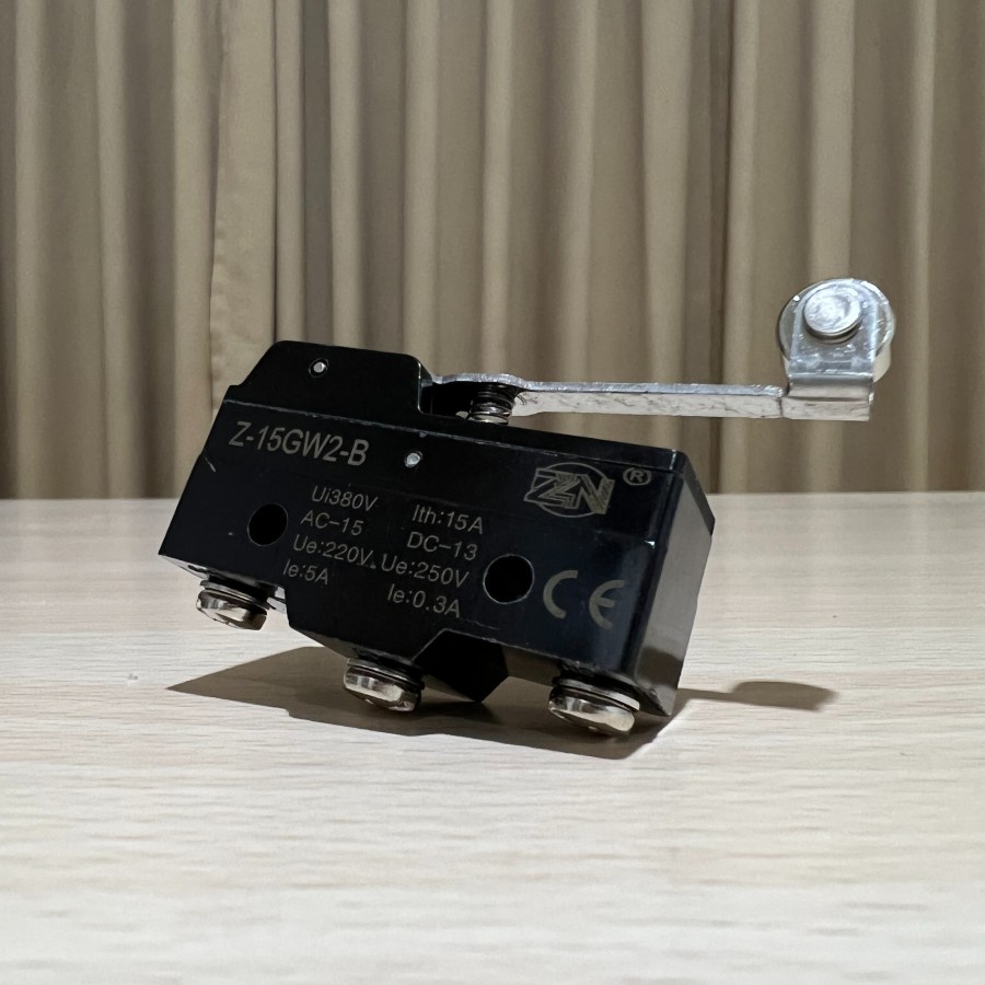 MICRO SWITCH LIMIT PLAT PANJANG RODA MICROSWITCH OMRON ZN Z-15GW2-B