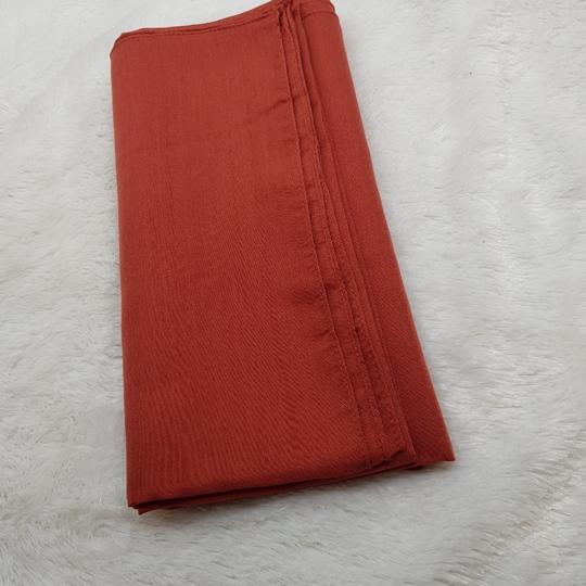 kerudung jilbab segi empat bahan PARIS VOAL  anti letoy bisa untuk sekolah warna merah bata / bata /