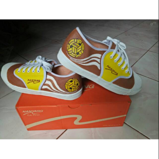 SEPATU NANYANG MOTIF 205-S (COKLAT KUNING)
