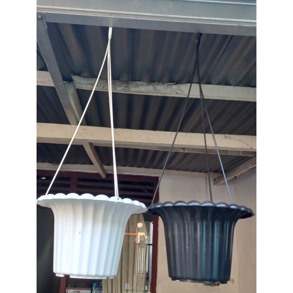 POT GANTUNG MAWAR 20 WARNA PUTIH DAN HITAM BERLUBANG BUNGA PLASTIK BUKAN POT TAWON MADU DAN BONSAI