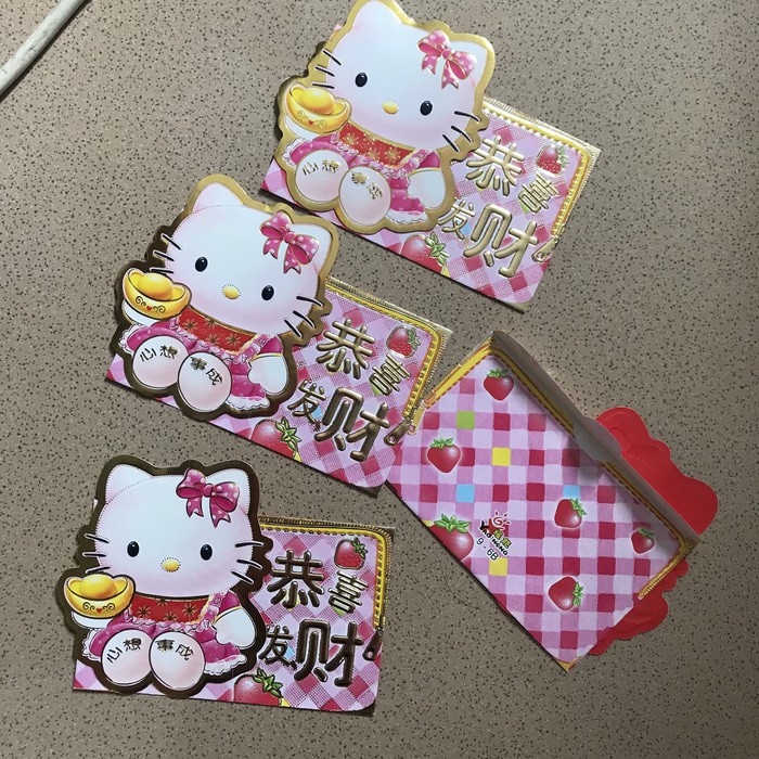 

NEW. AMPLOP ANGPAO IMLEK CHINESE NEW YEAR KARAKTER HELLO KITTY 3D ISI 4