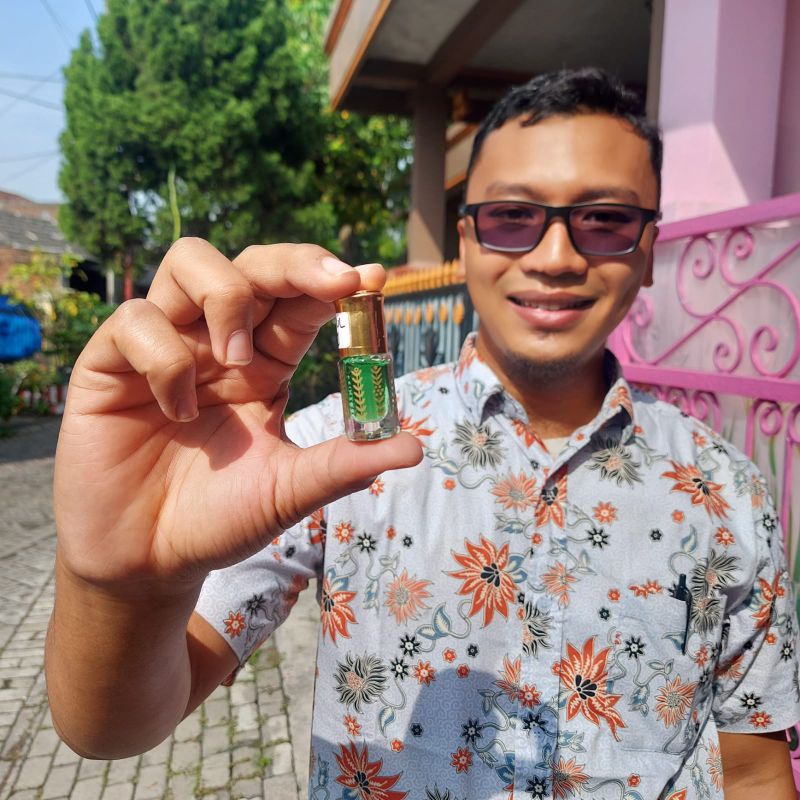 Parfum Sholat Parfum Habaib Wardatul Khalij Kemasan Tola Padi Ukuran 3 , 6 dan 12 ml 100% Murni Bibit Parfum Tidak Mengandung Campuran Apapun