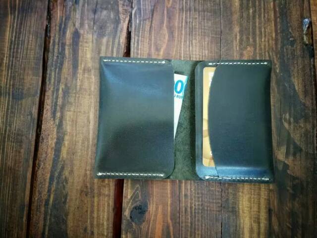 Dompet kartu kulit temapat kartu kulit asli