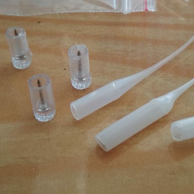 

Corong / pipet & Jarum Pembolong Lem G