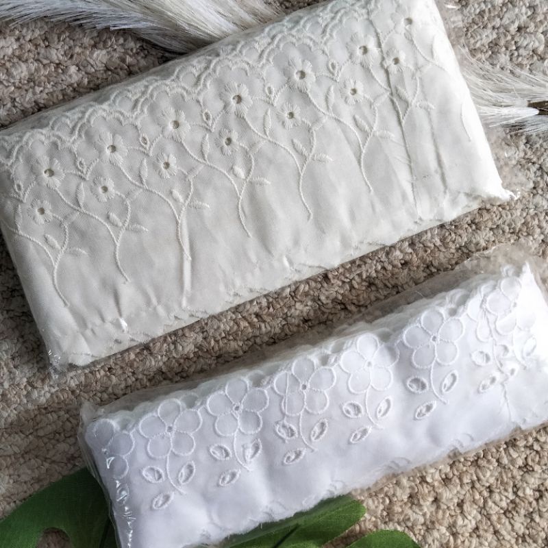 Renda Lebar Motif Bunga Krem Putih