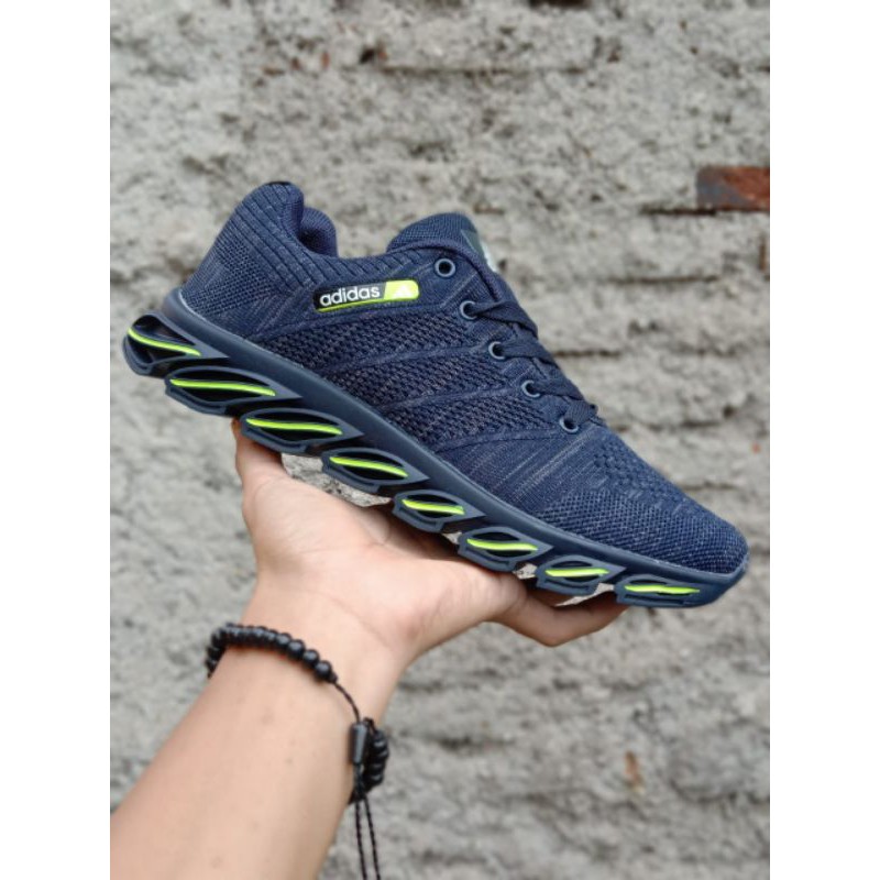  HARGA  PROMO SEPATU  SNEAKERS RUNNING PRIA ADIDAS 