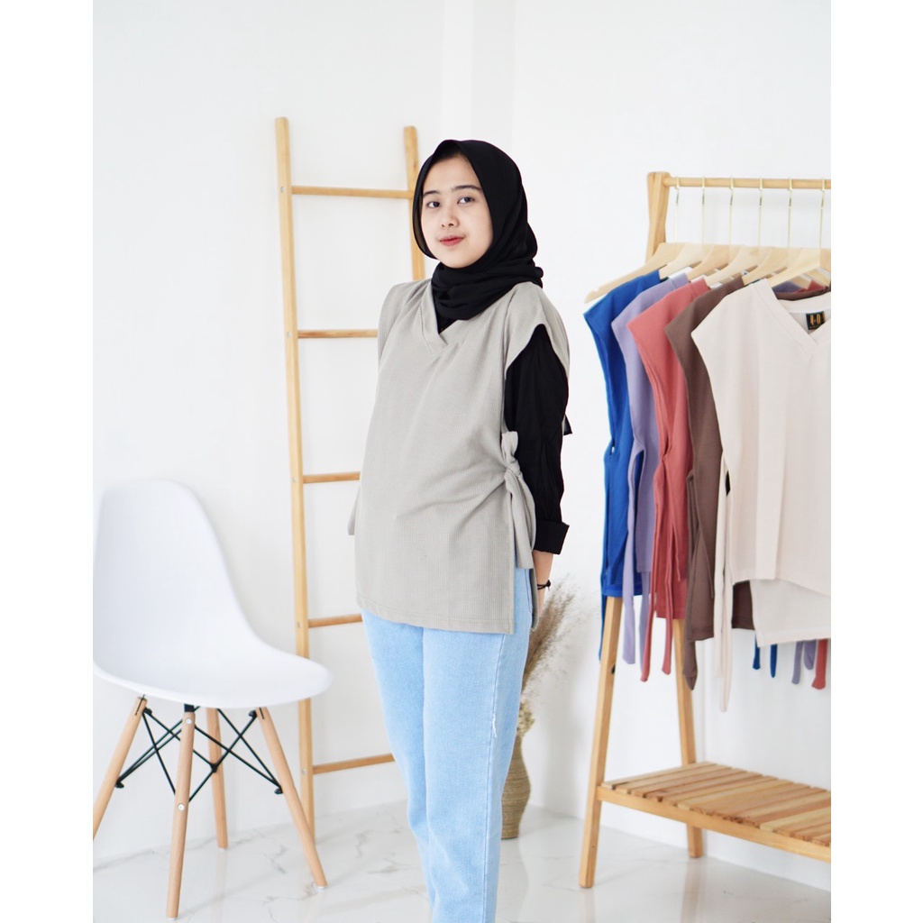 Vest Knit Delmi Rompi Rajut V Neck Premium