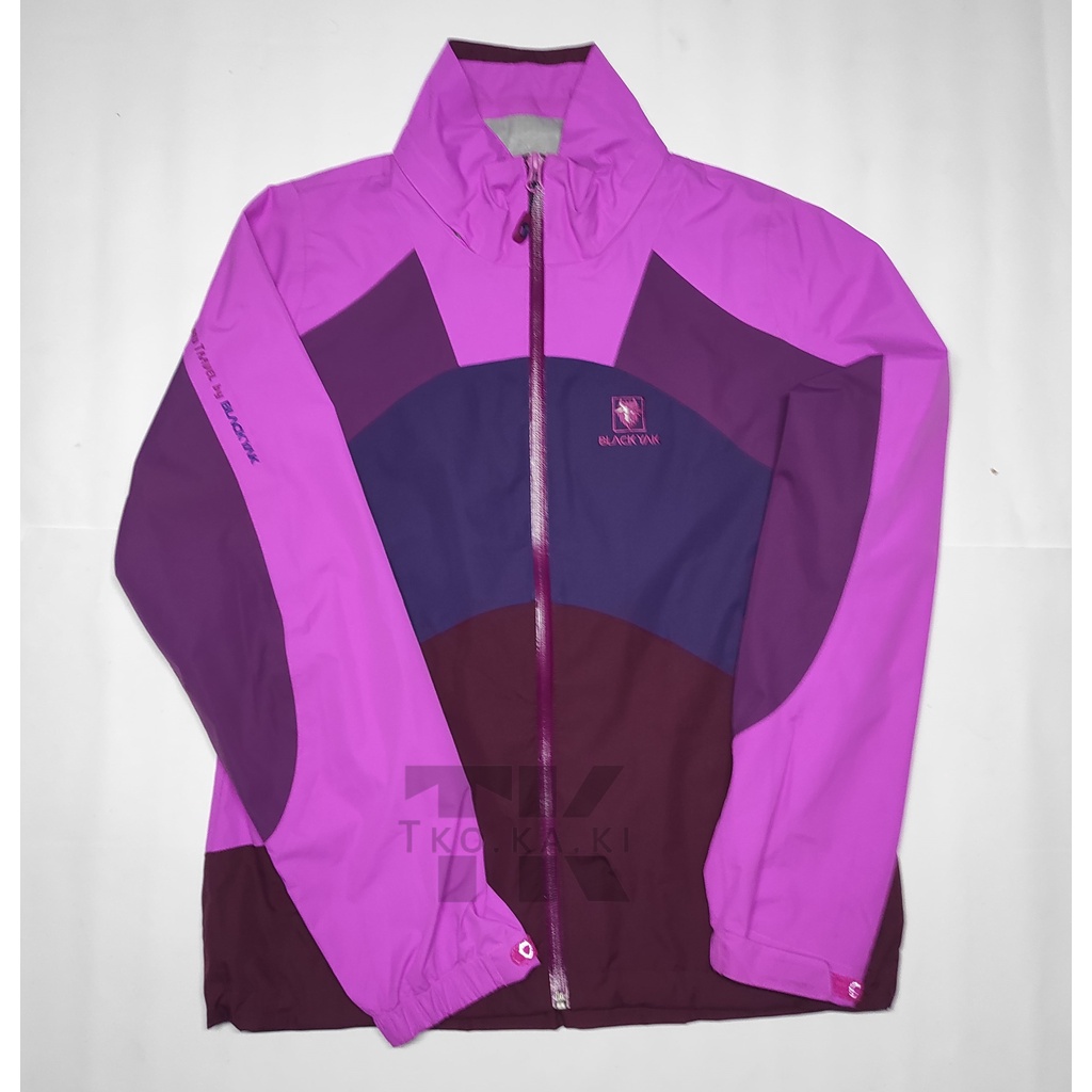 Jaket Outdoor waterproof. Jaket gunung second original. Jaket Thrifting. Blackyak waterproof