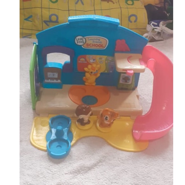 Leapfrog Learning Friends Play and Discover school