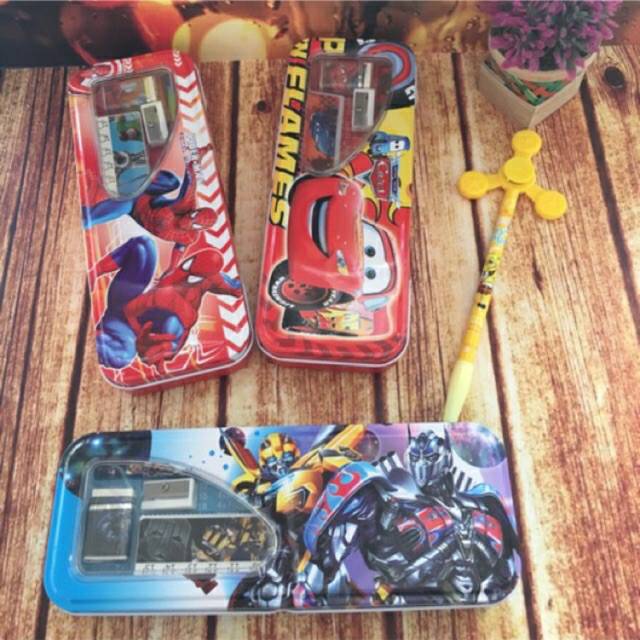 

BEST SELLER! Tempat Pensil Kaleng dgn Study Set - Little Pony/Hello Kitty/Disney/Spiderman/Cars