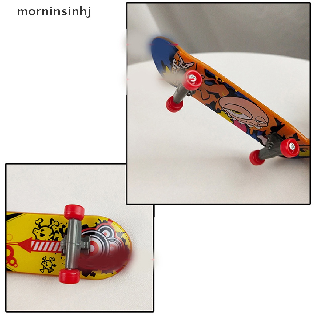 Mor Skateboard Jari Bahan Plastik