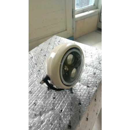 Daymaker headlamp untuk vespa LXV. Mohon konfirmasi ketersediaan