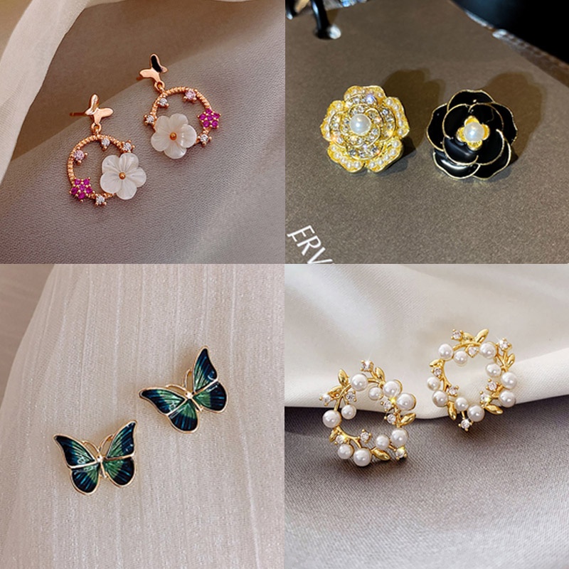 Anting Tusuk Motif Bunga Hias Mutiara / Berlian Imitasi Ala Retro Untuk Wanita