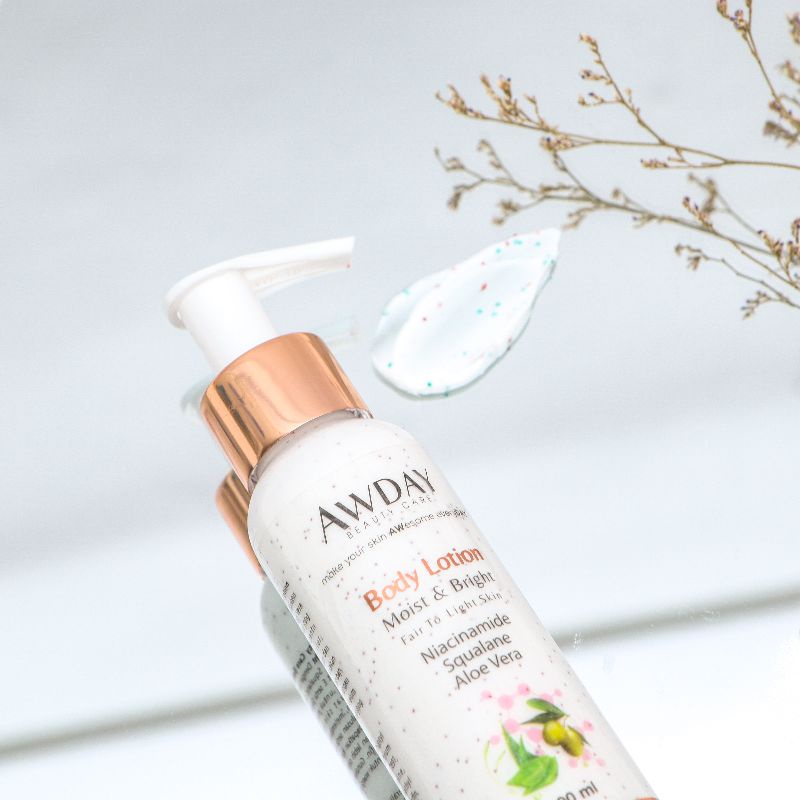 Awday bodylotion brightening pemutih kulit instan dan permanen body lotion Moist and Bright