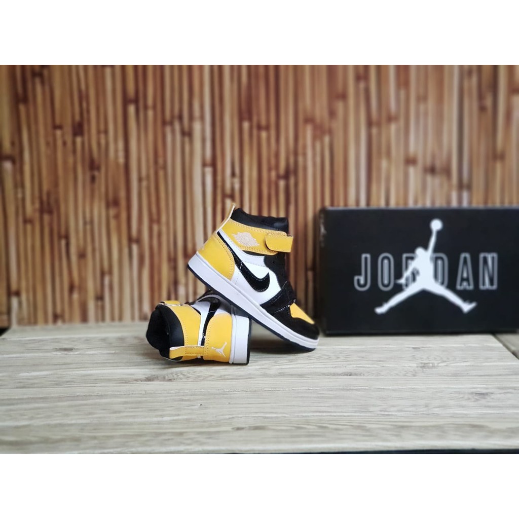 MEGA SALE 9.9 Sepatu Nike Air Jordan 1 High Anak Hitam Kuning