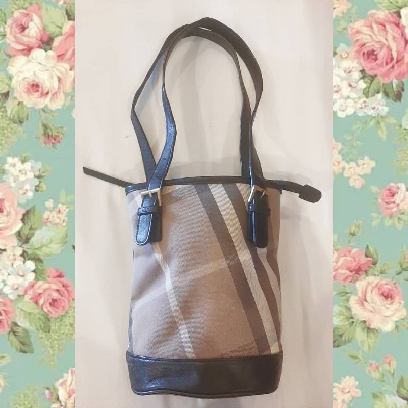 Preloved tas tangan brand DAAD