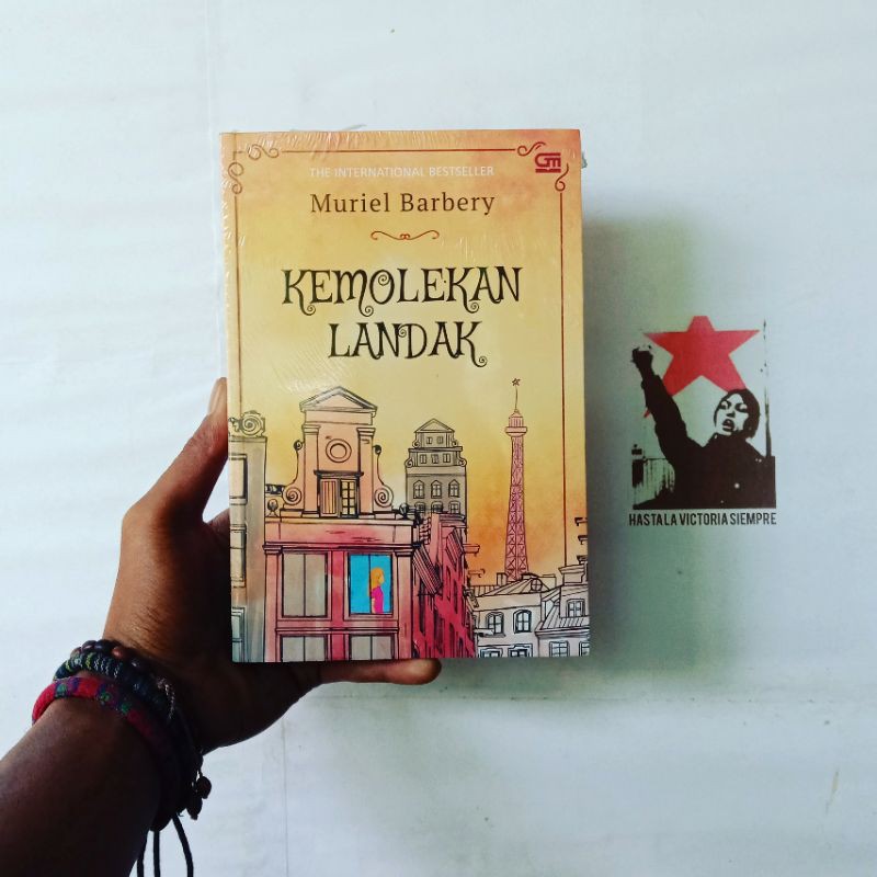 Kemolekan Landak | Muriel Barbery | Pedro Paramo | Juan Rulfo | Brave New World | Aldous Huxley | Ca