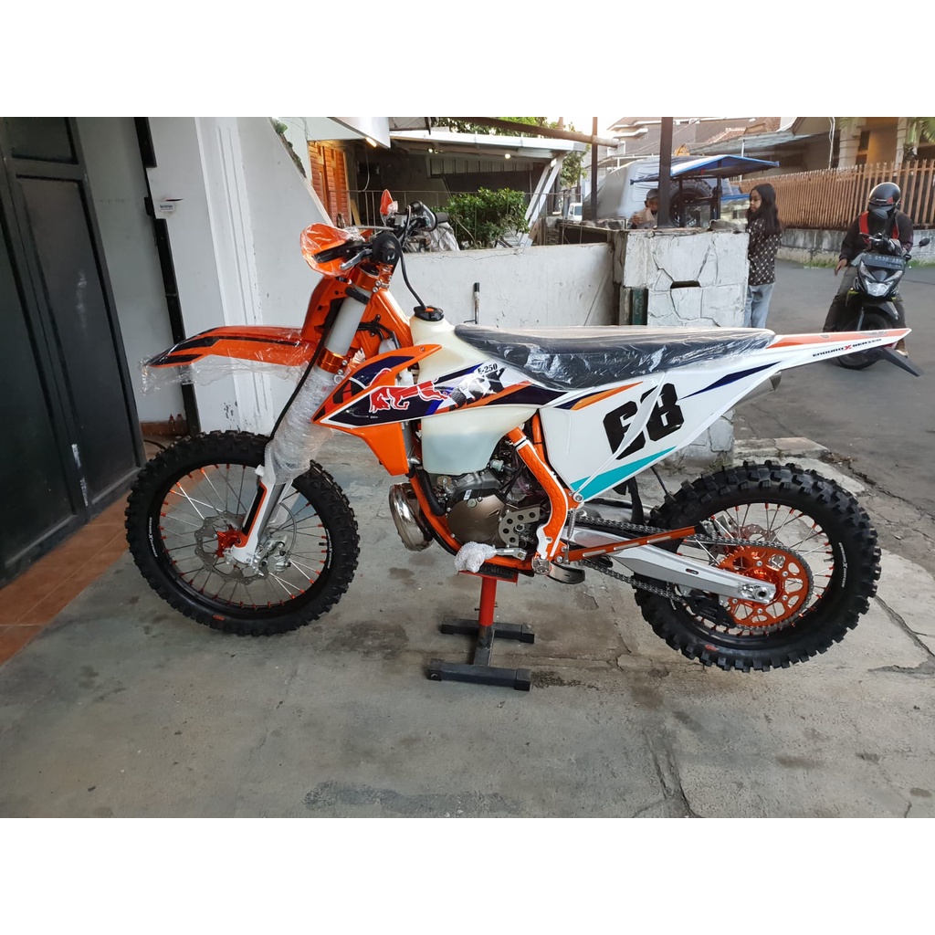 PABRIKAN GPX TAHUN 2023  MESIN : 2TAX CC : 250CC HEADLAMP EXTRA FAN FULL CNC ELECTRIK STARTER