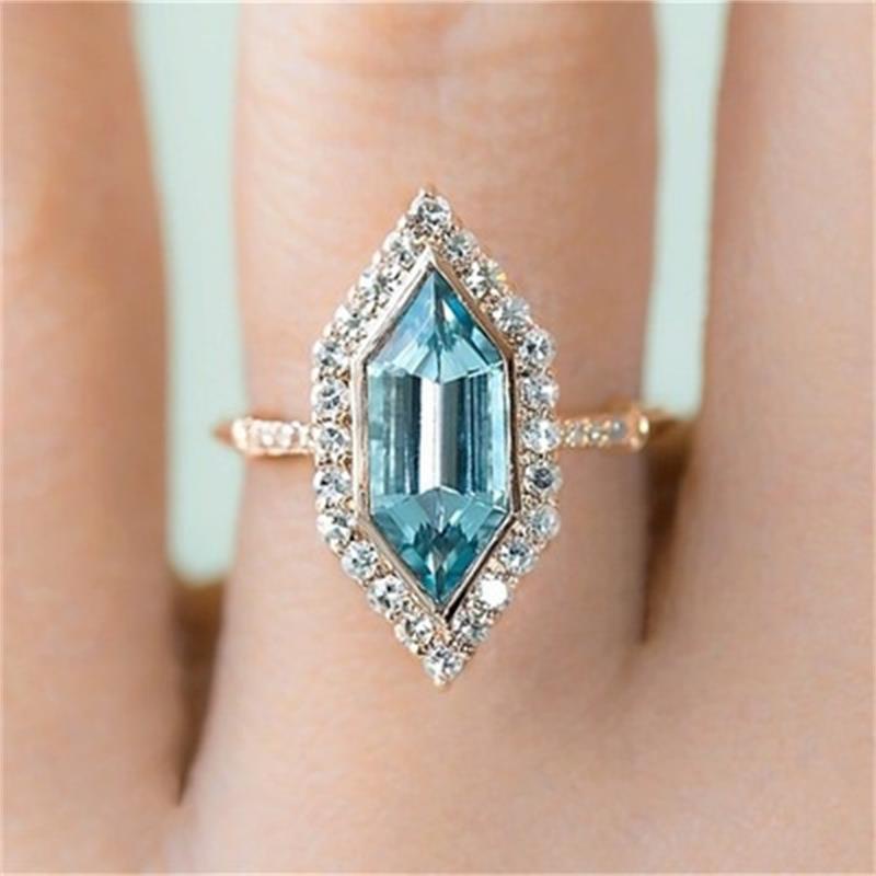 Cincin Topaz Biru Laut Untuk Pertunangan