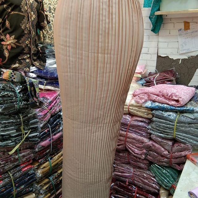 Rok Prisket Polos Warna Cream / Rok Batik