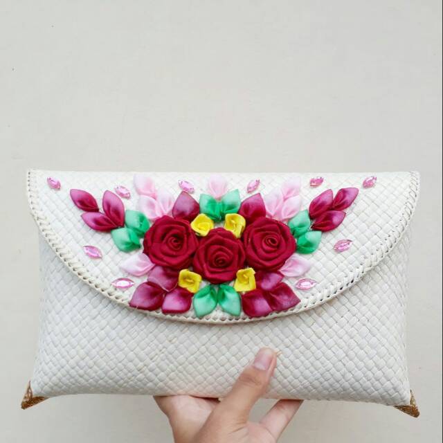 Clutch anyam pandan, clutch anyam pandan bunga, tas pesta, tas wanita, tas kondangan