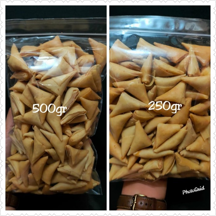 

Cemilan SAMOSA Abon Pedas Manis 250 gr