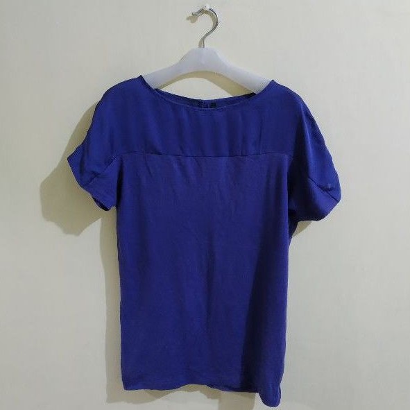 PL Preloved Kaos Benetton Made in Italy Original Secondhand
