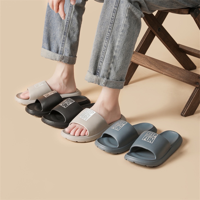 【New】FRS Home 2021 sandal dan sandal gaya baru untuk wanita di musim panas tanpa kaki bau, menebal,