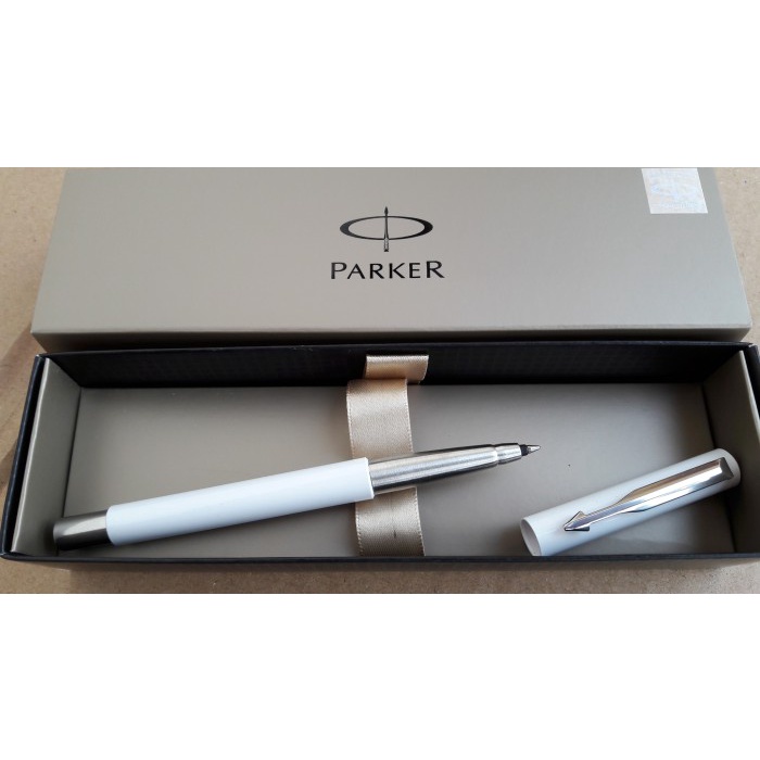 

Hemat Pen Parker Vector Standard White Rollerball Diskon