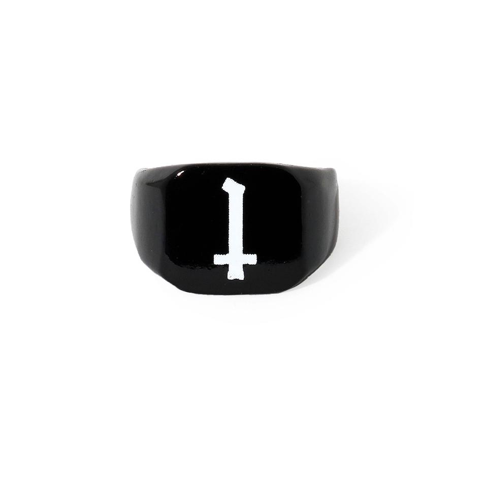 Dapatkan Hari Ini Heretic - Ring / Cincin - Black Logo