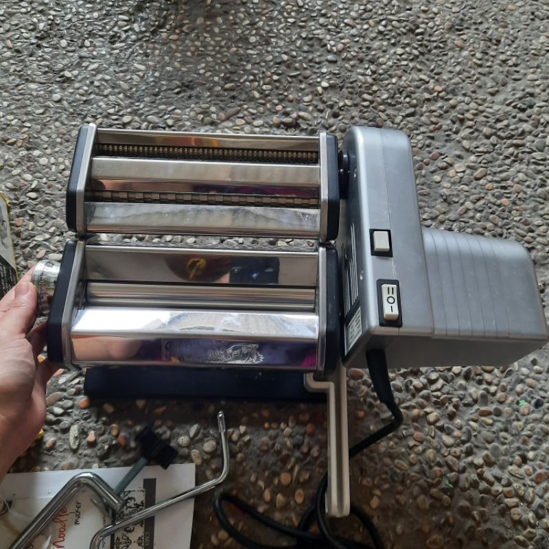 mesin mie signora preloved noddle maker with motor pembuat mie homemade kulit pangsit mie lebar mesi