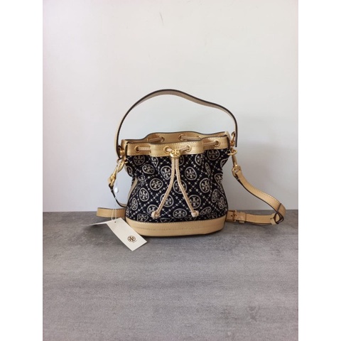 TAS TORY BURCH T MONOGRAM CHENILLE BUCKET BAG