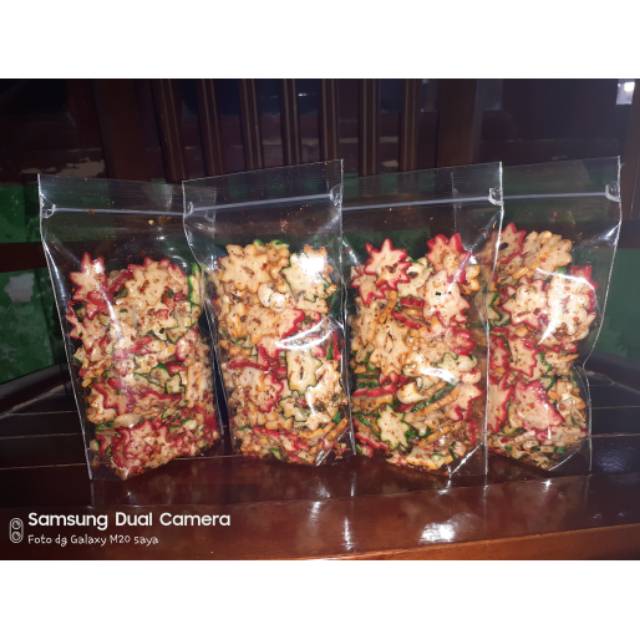 

Kerupuk seblak kering