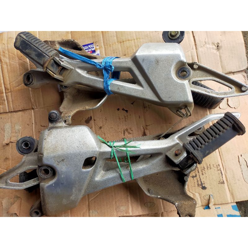 postep belakang atau footstep mp Primus atau Megapro primus ori copotan motor kondisi bagus